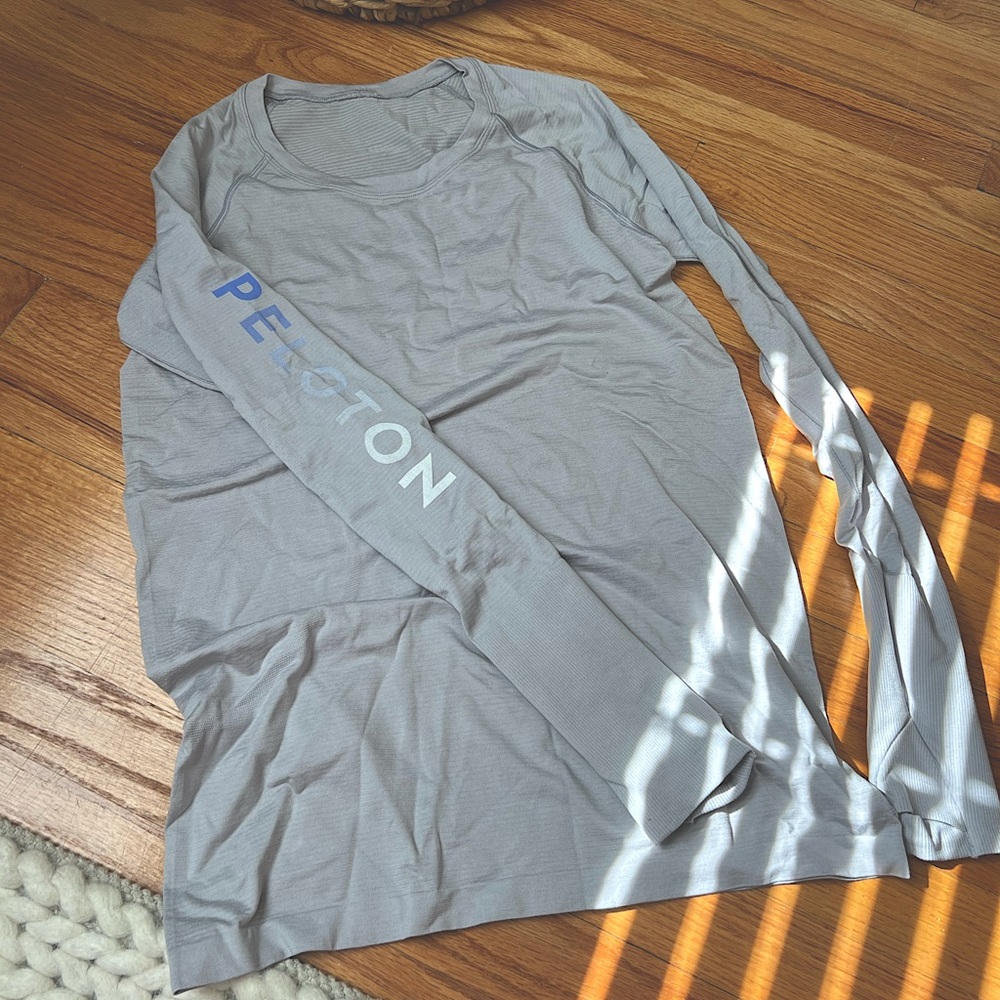 Peloton w/ Lululemon Swiftly long sleeve size 10